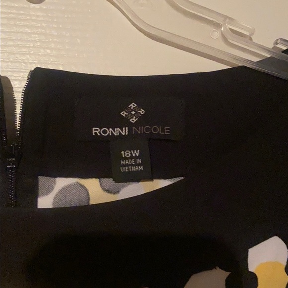 Ronni Nicole Dress - Picture 5 of 5